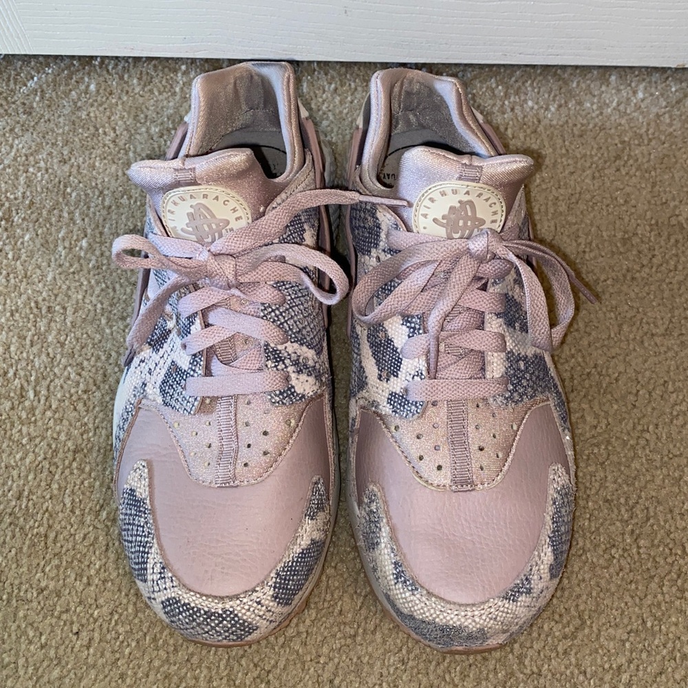 Women’s Air Huarache Run Premium Particle Rose